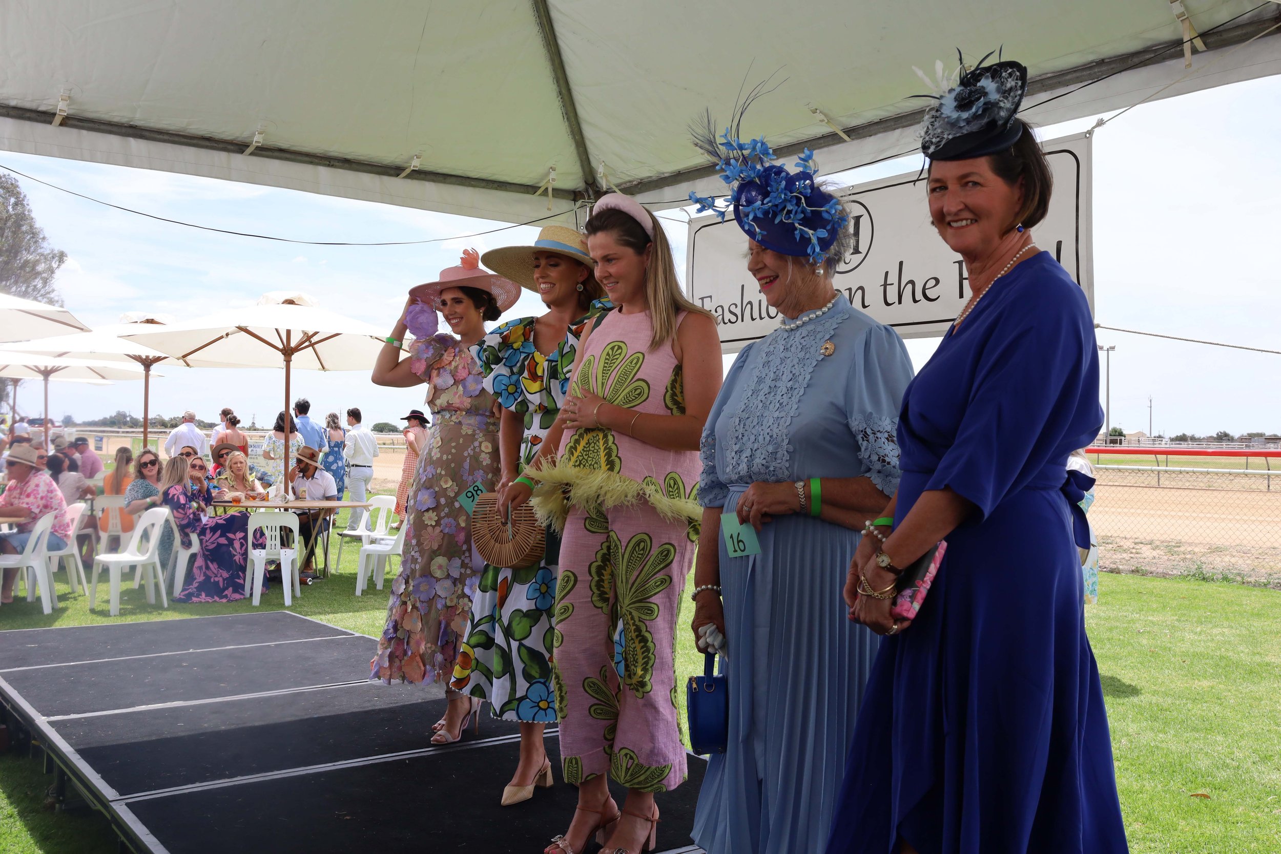 Lady parade (2).jpg