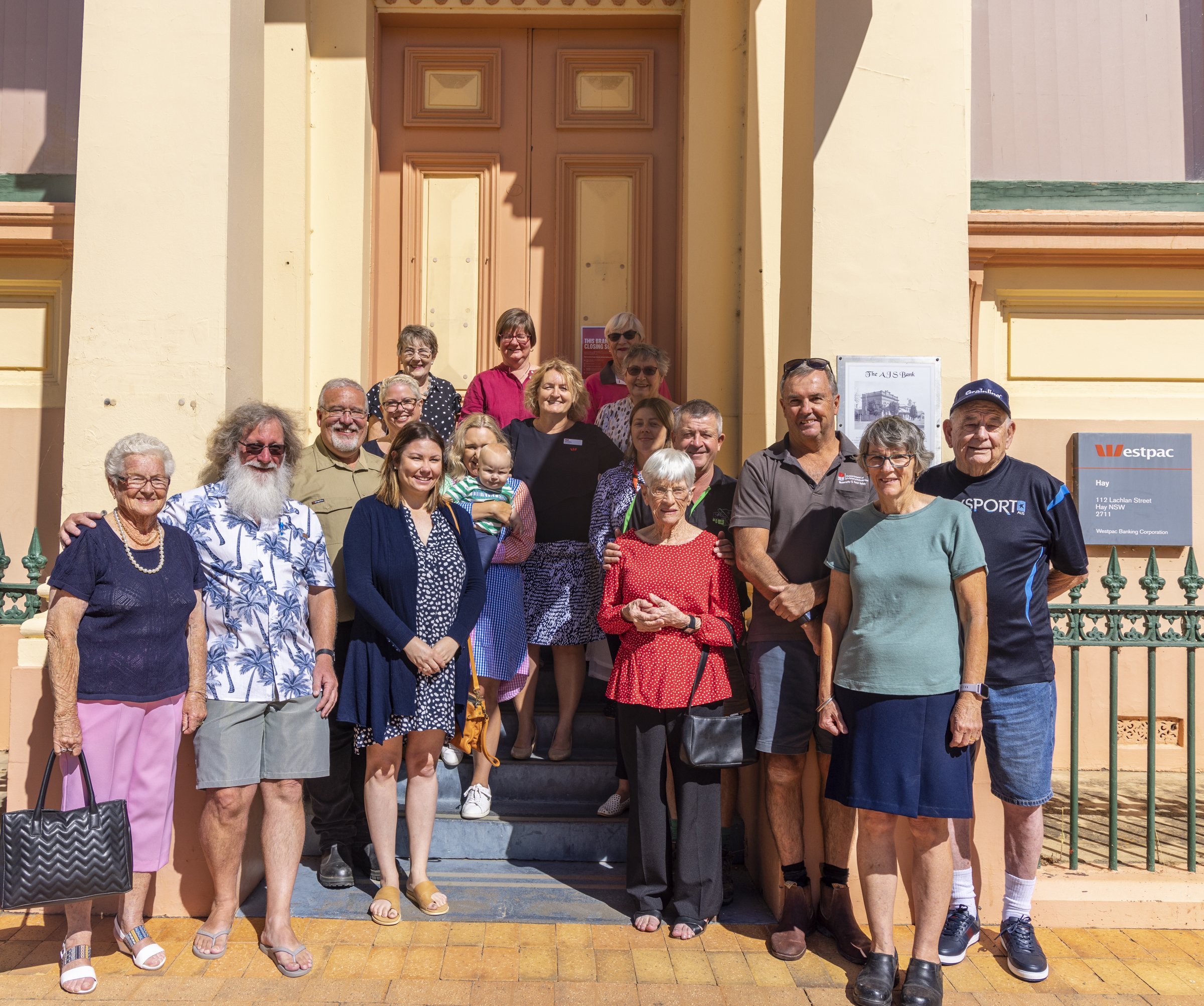 Westpac's former staff gathered to witness the closing of the Hay branch.