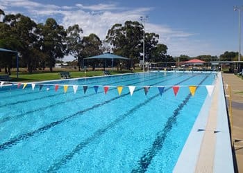 Solar heating for new Hay Pool - Council considers options for renewable energy