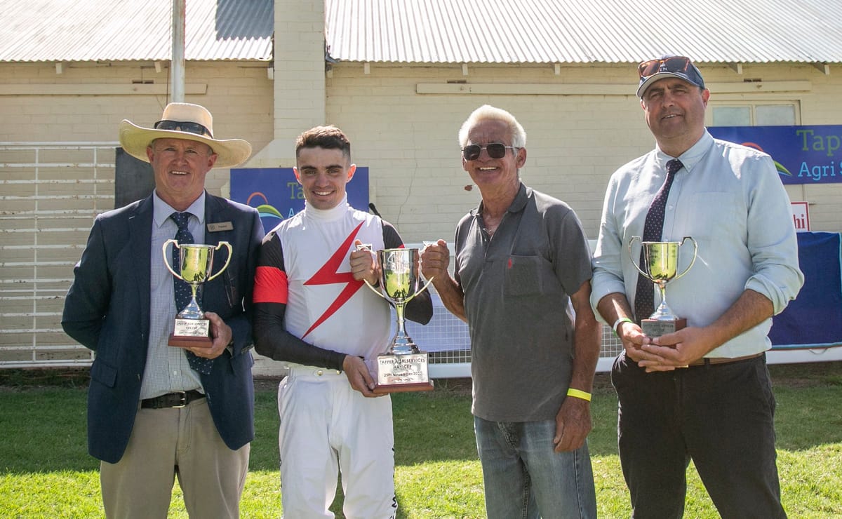Controversial Miss gallops away with Tapper Agri Cup at Hay Races 2023