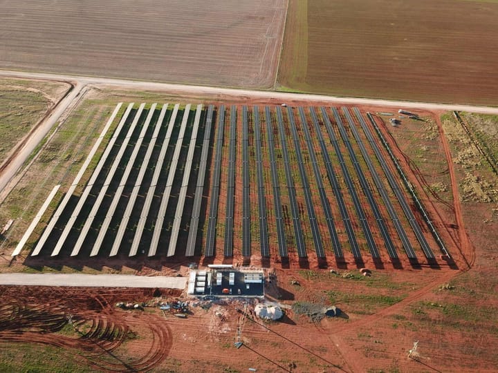 Goolgowi chook farm goes off-grid in Australian first