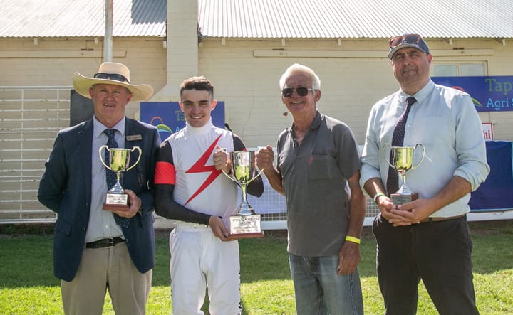 Controversial Miss gallops away with Tapper Agri Cup at Hay Races 2023