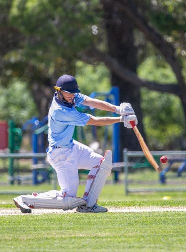 Hay retains Creet Cup