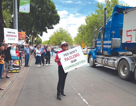 Crowds gather in Deniliquin, Griffith and Leeton to protest Murray Darling Basin Plan water buybacks