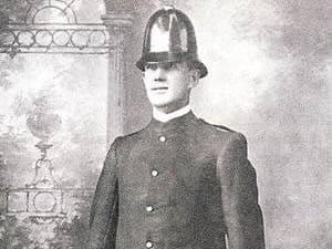 1923 police strike and riots in Melbourne: The officer at the centre of it all moved to Hay